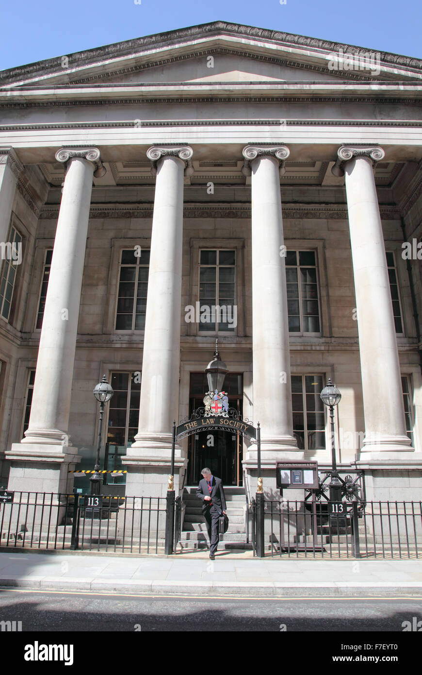 Ingresso della Law Society edificio nella città di Londra, casa del corpo direttivo dell'inglese professione legale. Foto Stock