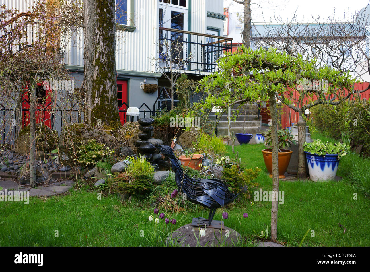 Piccolo giardino da ione home centro di Reykjavik, Islanda Foto Stock