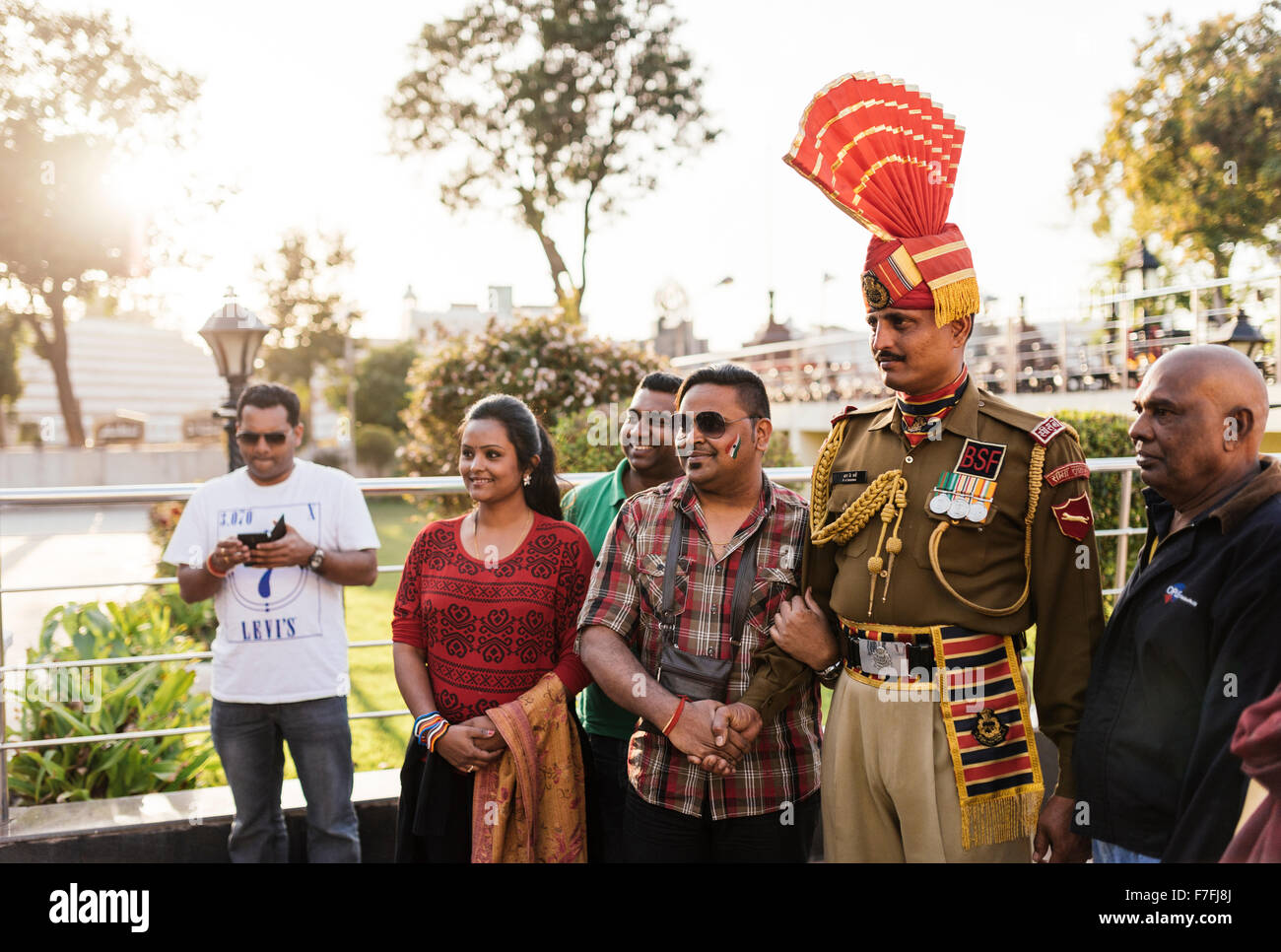 Wagha Border cerimonia, Attari, Provincia del Punjab, India Foto Stock