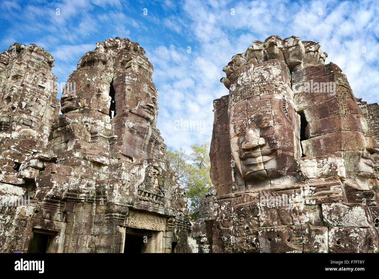 Facce del tempio Bayon, Angkor Thom, Cambogia, Asia Foto Stock