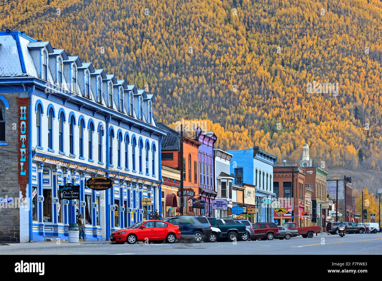 I colori dell'autunno e il centro cittadino di Silverton, Colorado, STATI UNITI D'AMERICA Foto Stock