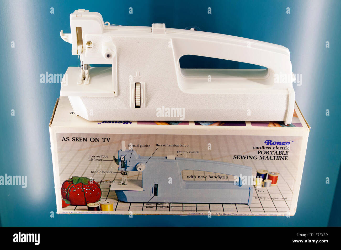 Ronco cordless portatile elettrico macchina da cucire, circa settanta Foto Stock