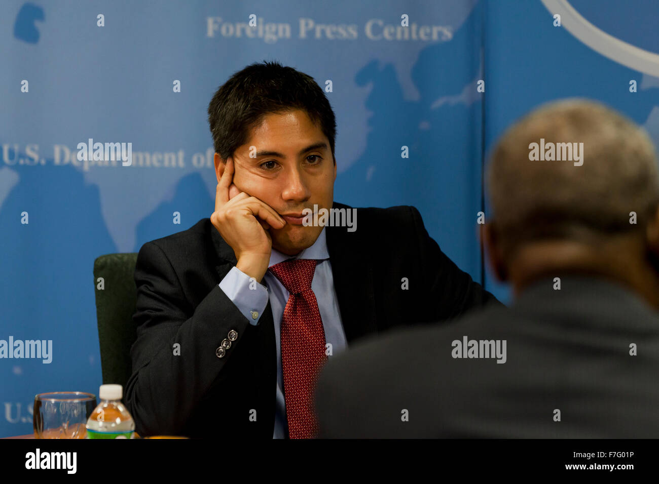 Steven Feldstein, Vice Segretario Assistente di Stato in sede di Ufficio di presidenza della democrazia, dei diritti umani e del lavoro Foto Stock