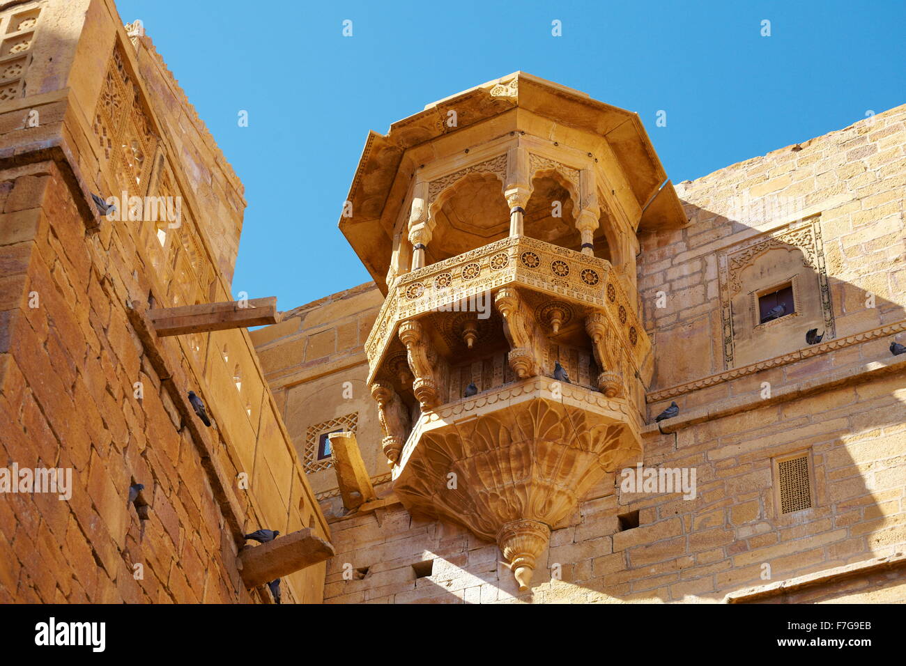 Balcone ornati in Jaisalmer Fort, architettura dettaglio, Jaisalmer, Rajasthan, India Foto Stock