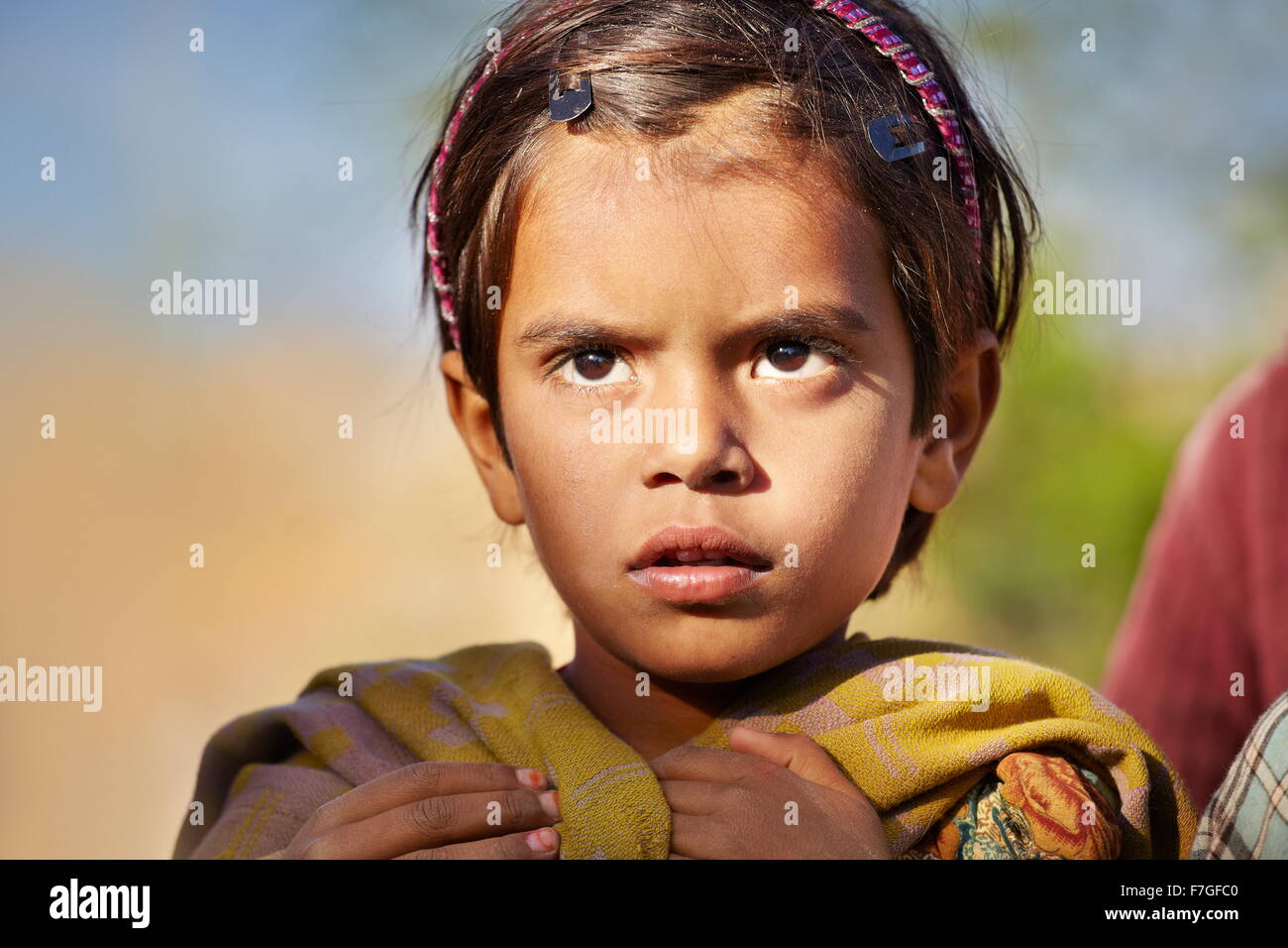 Ritratto di indiani indù bambino giovane ragazza, stato del Rajasthan, India Foto Stock