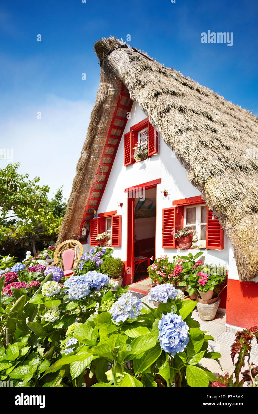 Santana tradizionale palheiros home - Isola di Madeira, Portogallo Foto Stock
