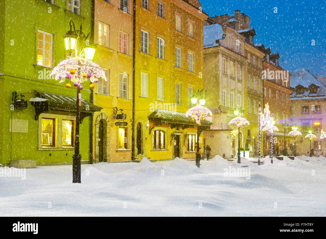 Esterna inverno Neve decorazione di Natale, Varsavia, Polonia Foto Stock
