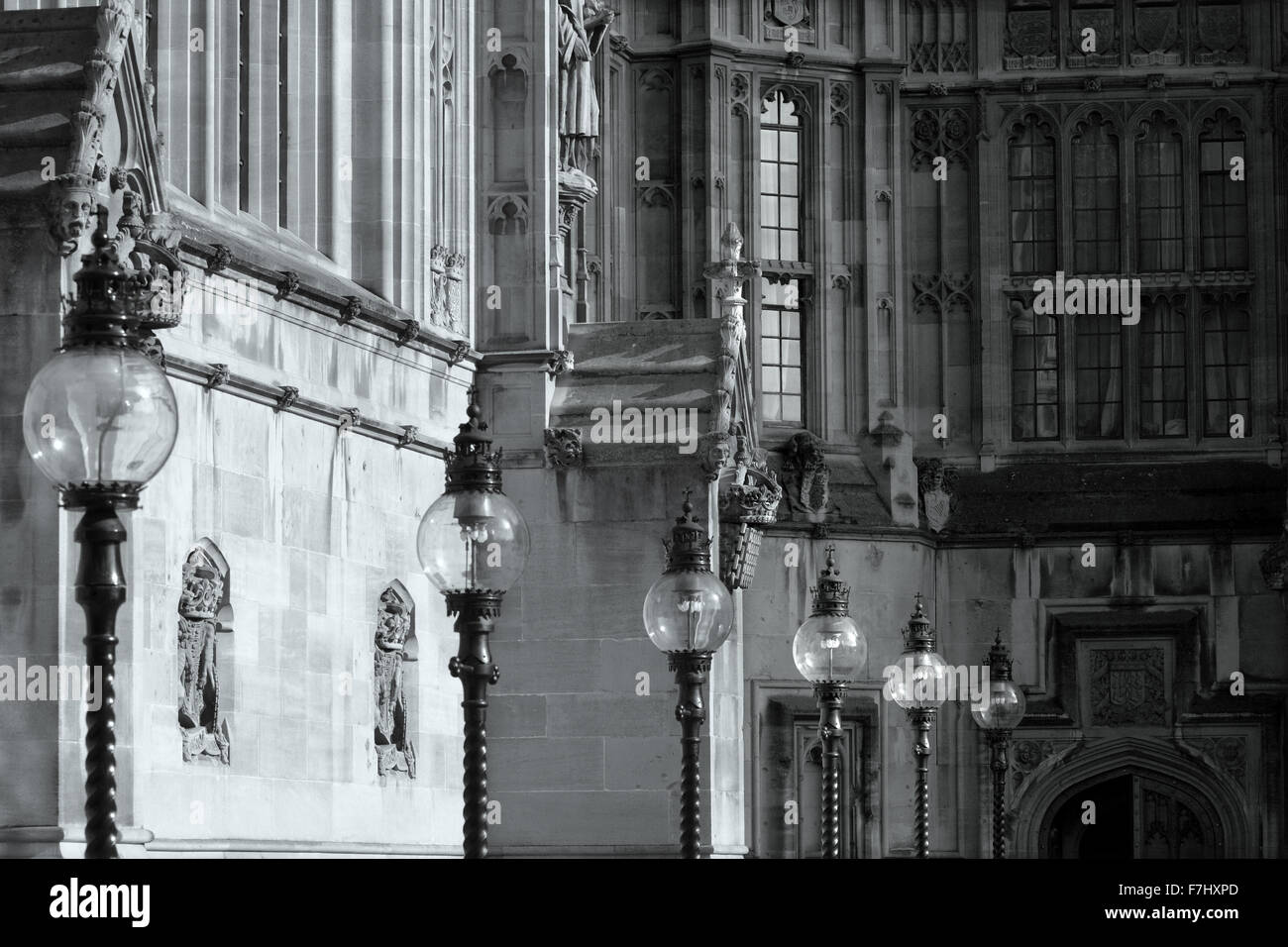 Una vista della sede del parlamento di Westminster a Londra, Inghilterra. Foto Stock
