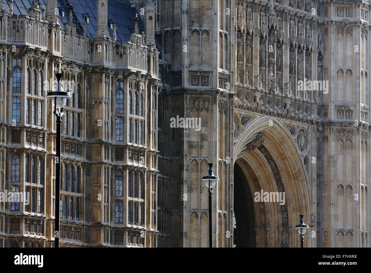 Una vista della sede del parlamento di Westminster a Londra, Inghilterra. Foto Stock