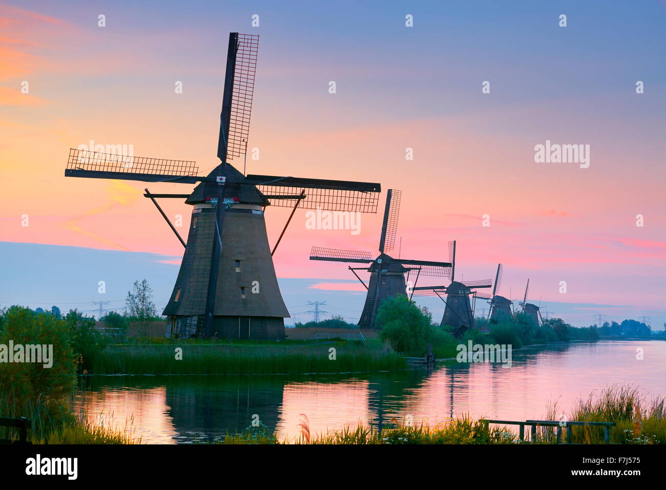 Mulini a vento di Kinderdijk - Olanda Paesi Bassi Foto Stock