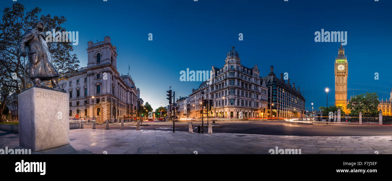 Inghilterra, Londra, il Big Ben e il Parlamento al crepuscolo Foto Stock