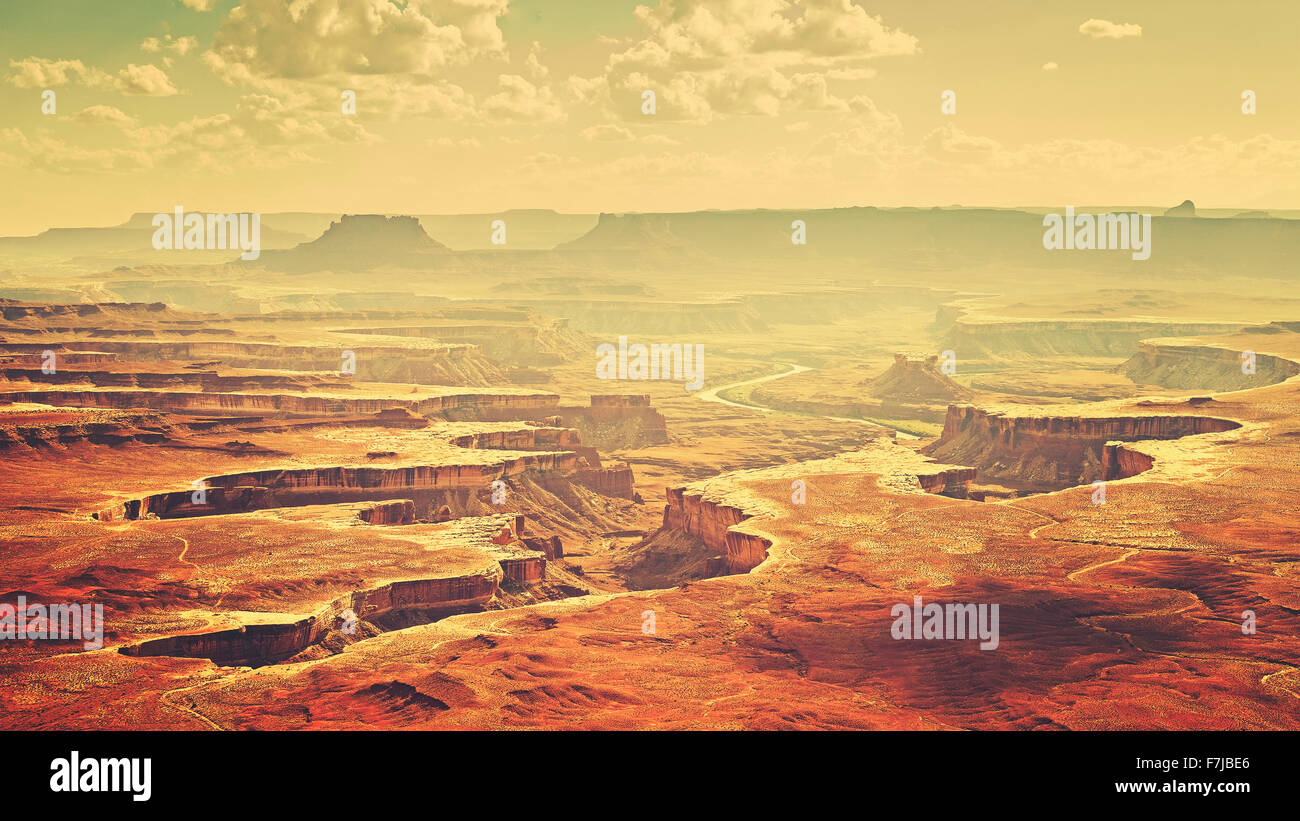 Vintage stilizzata il Parco Nazionale di Canyonlands paesaggio, Utah, Stati Uniti d'America Foto Stock