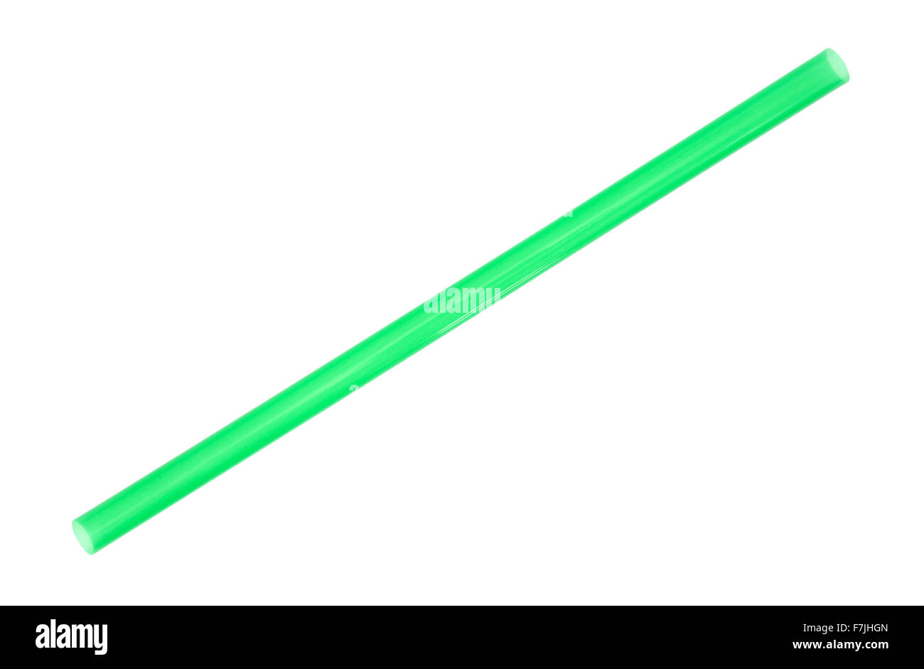 Un jumbo verde dimensioni cannuccia per frullati e frappè isolato su uno sfondo bianco. Foto Stock
