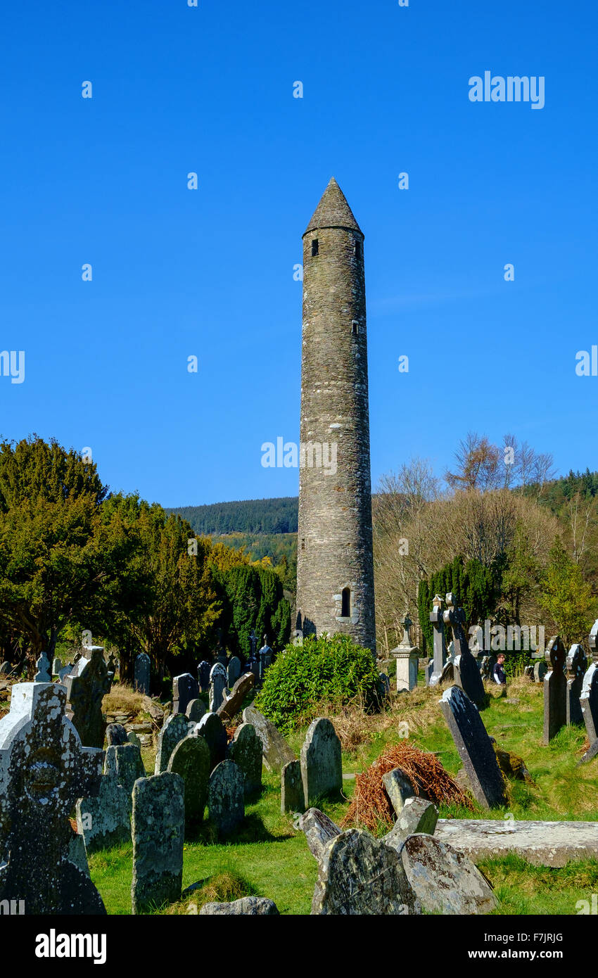 Torre rotonda Cimitero Cimitero glendalough Irlanda Foto Stock