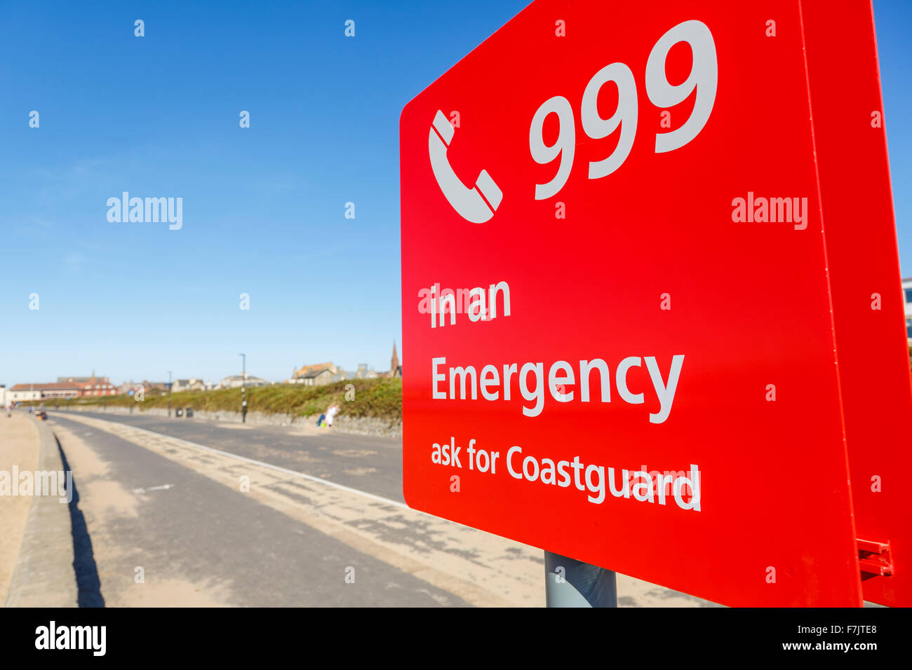 Una guardia costiera segno di emergenza, Scotland, Regno Unito Foto Stock