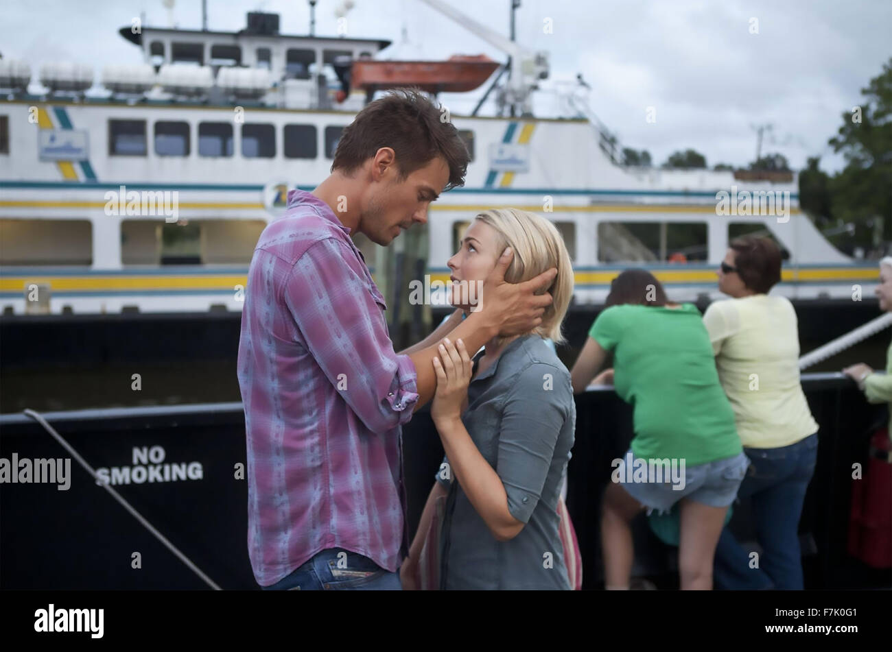 Un rifugio sicuro 2012 Relativity Media film con Julianne Hough, e Josh Duhamel Foto Stock