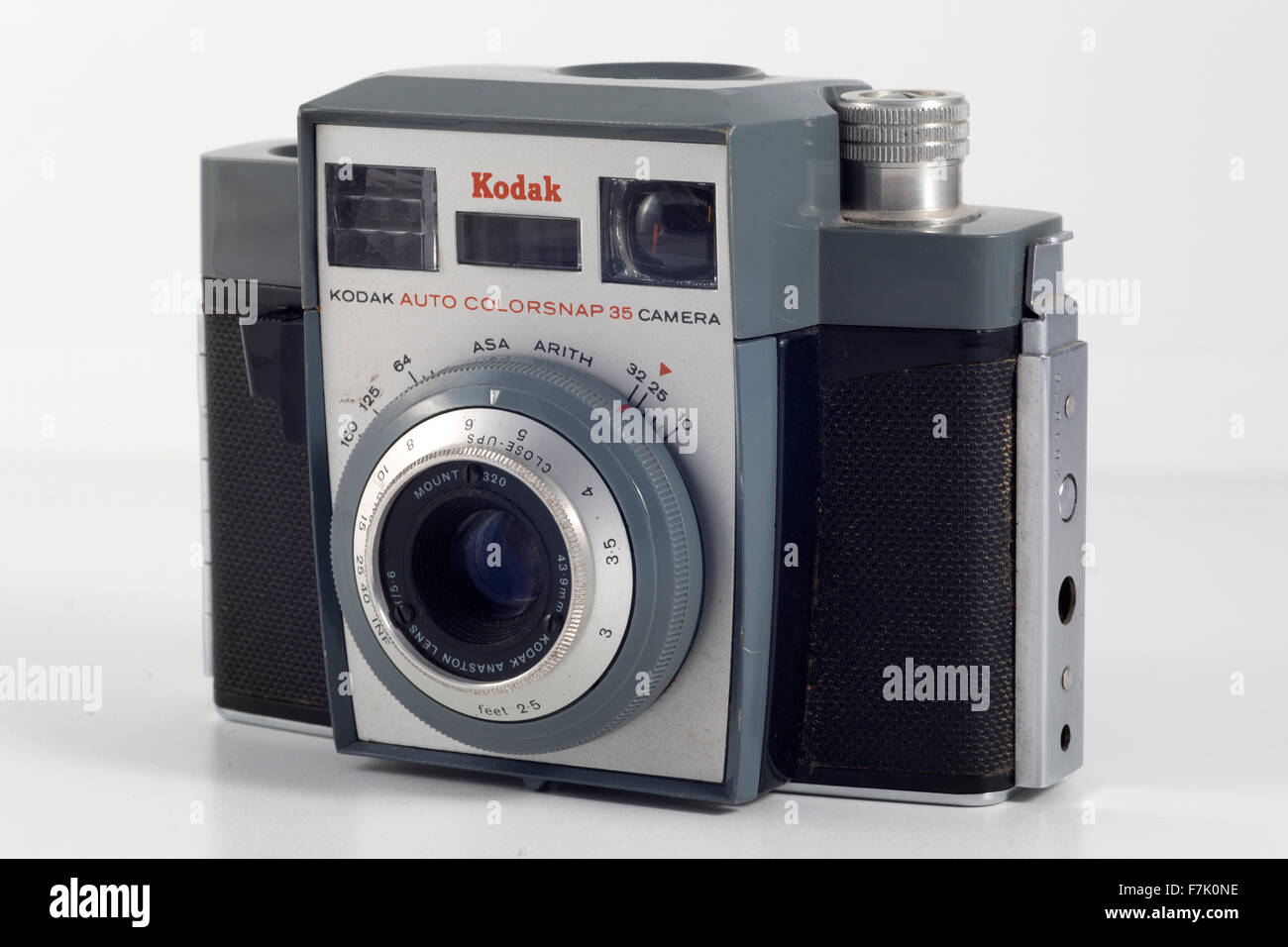 Kodak Colorsnap automatica 35 Fotocamera. Realizzato tra il 1962 e il 1964 da Kodak Ltd nel Regno Unito. 43.9mm Anaston Kodak Lens f/5.6 Foto Stock