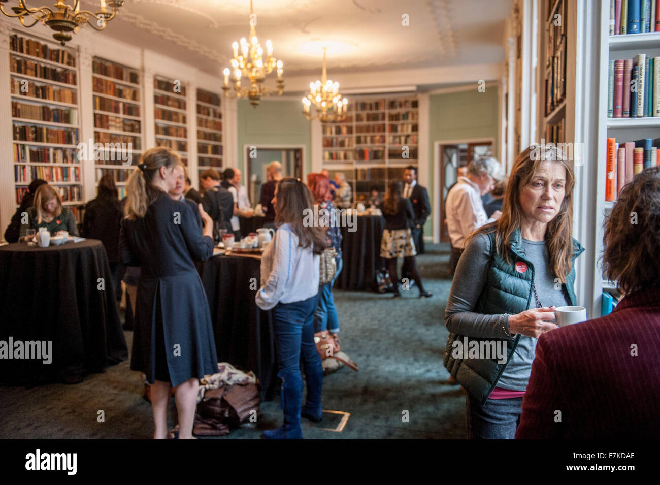 Londra Regno Unito il 1 dicembre 2015. Eminenti studiosi e scienziati parlano al 'Come cambiare il mondo' una giornata di conferenza alla Royal Institution, Londra W1. Organizzata dalla "come accademia www.howtoacademy.com e fondatore John Gordon. Foto Stock