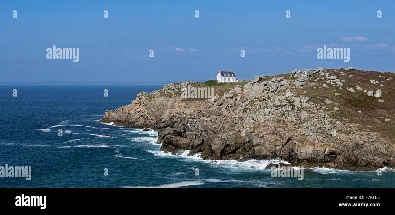 Miller lighthouse / Phare du Millier A la Pointe du Millier, Beuzec-Cap-Sizun, Finistère Bretagna, Francia Foto Stock
