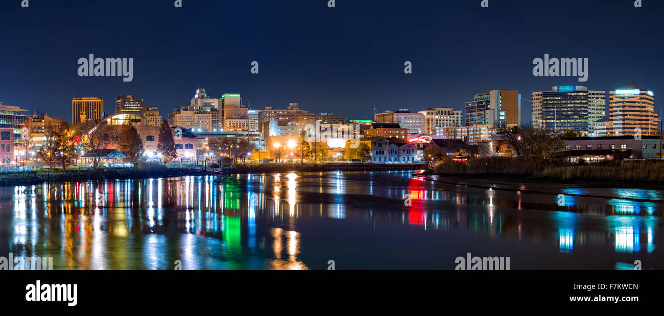Wilmington panorama sullo skyline di notte Foto Stock
