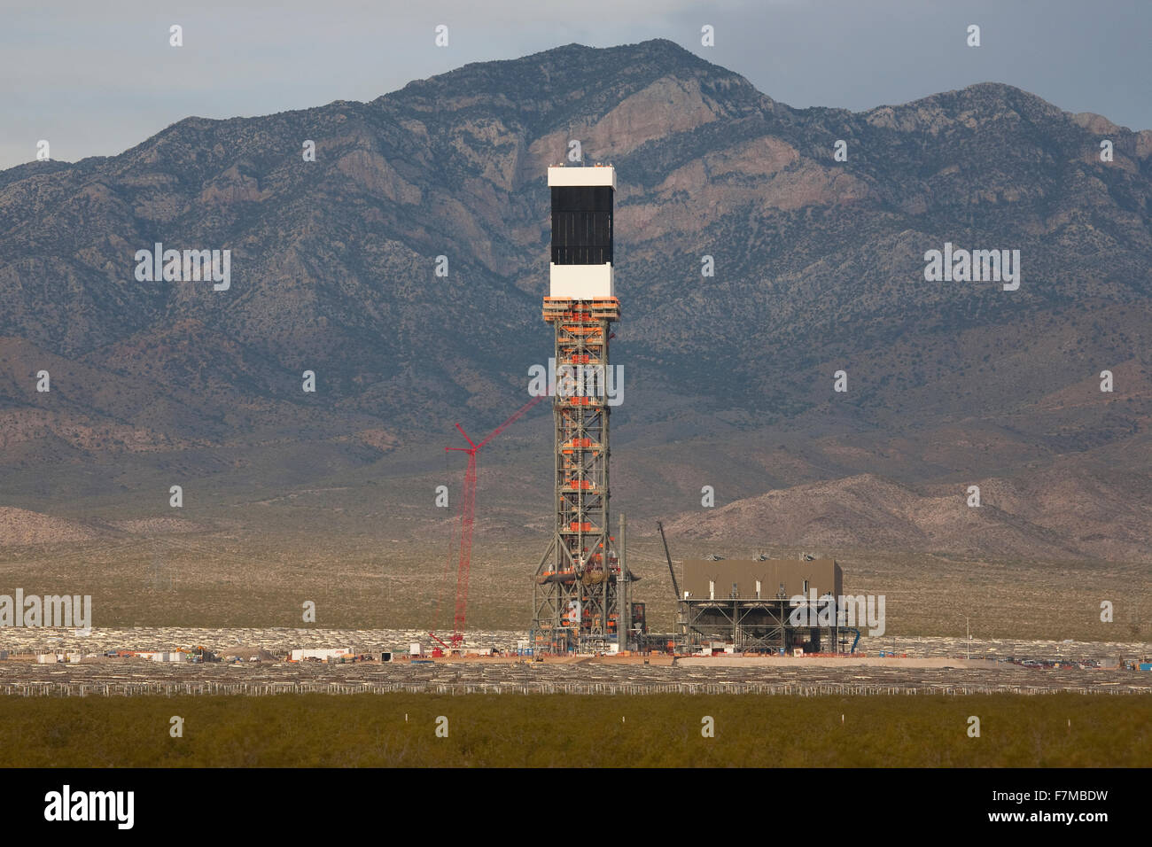 Energia solare termica Tower è visto a Ivanpah Solar Project Bechtel ...
