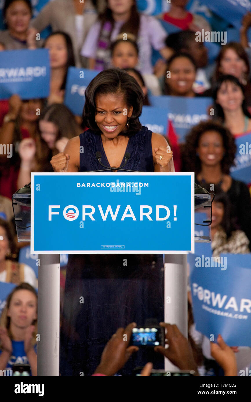 La First Lady Michelle Obama parla a un presidente campagna di Obama al rally Orr Middle School di Las Vegas, Ottobre 26, 2012 Foto Stock