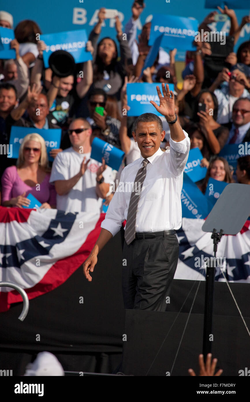 Il presidente Barack Obama viene visualizzato nella campagna presidenziale di Rally, 1 novembre 2012, a Cheyenne complesso sportivo, a nord di Las Vegas, Nevada Foto Stock
