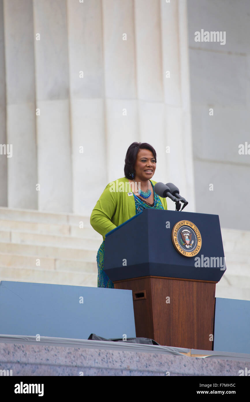 Il dott. Bernice King, figlia di Martin Luther King parla durante la lasciate risuonare la libertà cerimonia presso il Lincoln Memorial Agosto 28, 2013 a Washington DC, che commemora il cinquantesimo anniversario del dottor Martin Luther King Jr. "Ho un sogno" discorso. Foto Stock