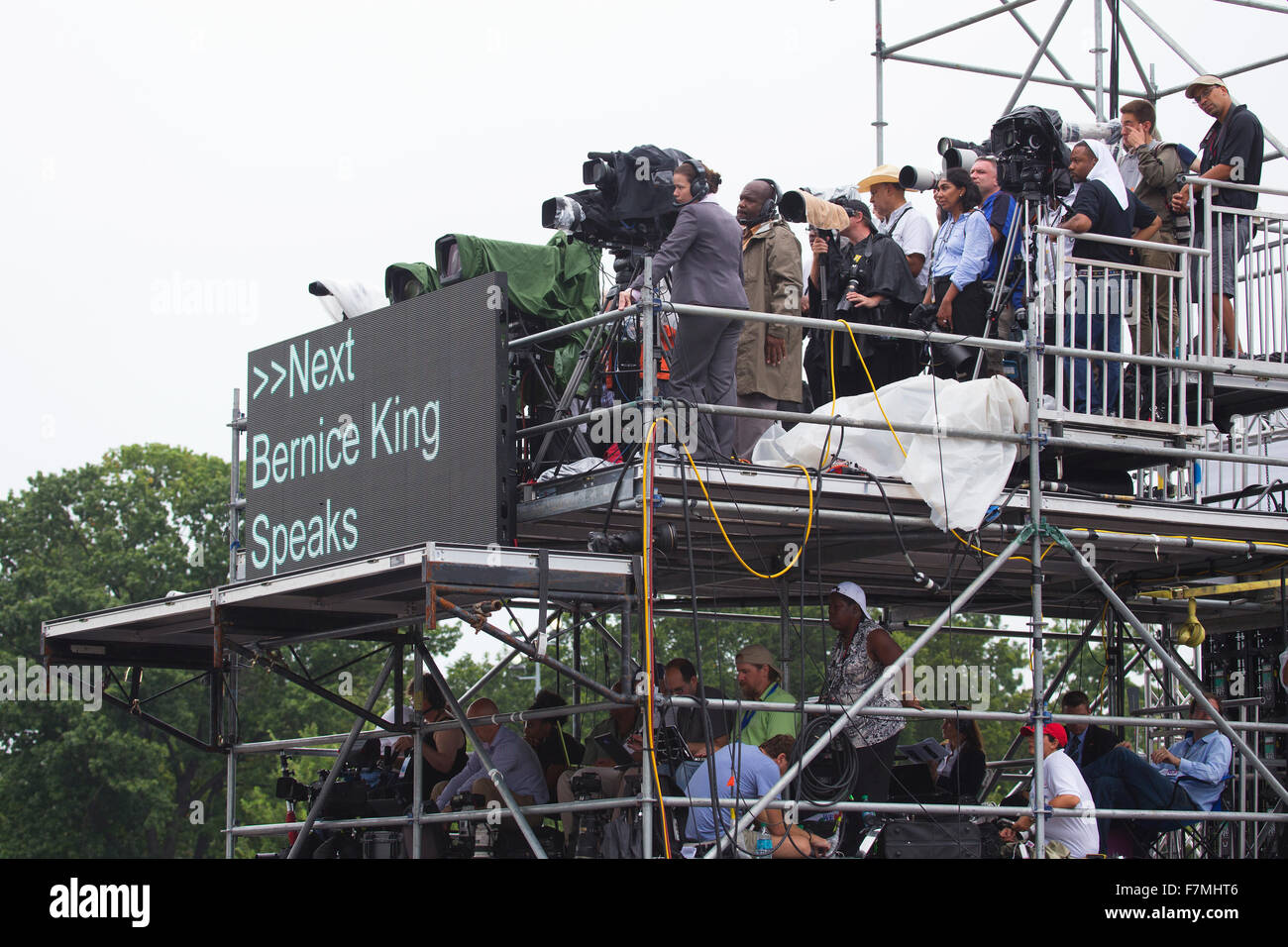 I media e la stampa nazionale di prendere immagini dal principale premere stand in occasione del cinquantesimo anniversario di Martin Luther King " mi hae un sogno di parola' e marzo su Washington, 28 agosto 2013, Washington D.C. Foto Stock