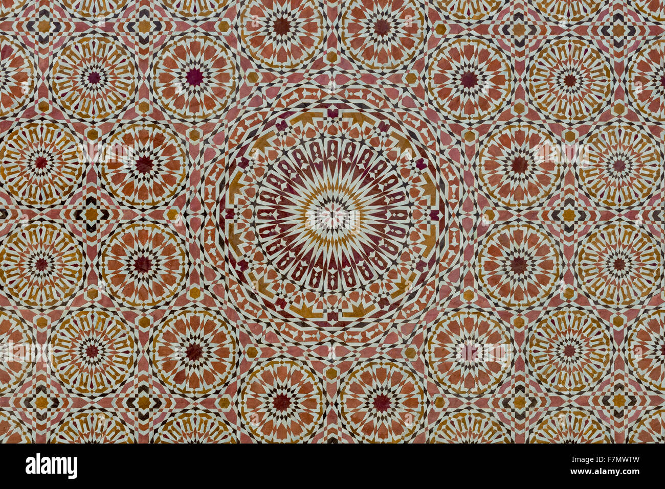 In piastrelle intricate mosaico in tradizionale stile islamico Foto Stock