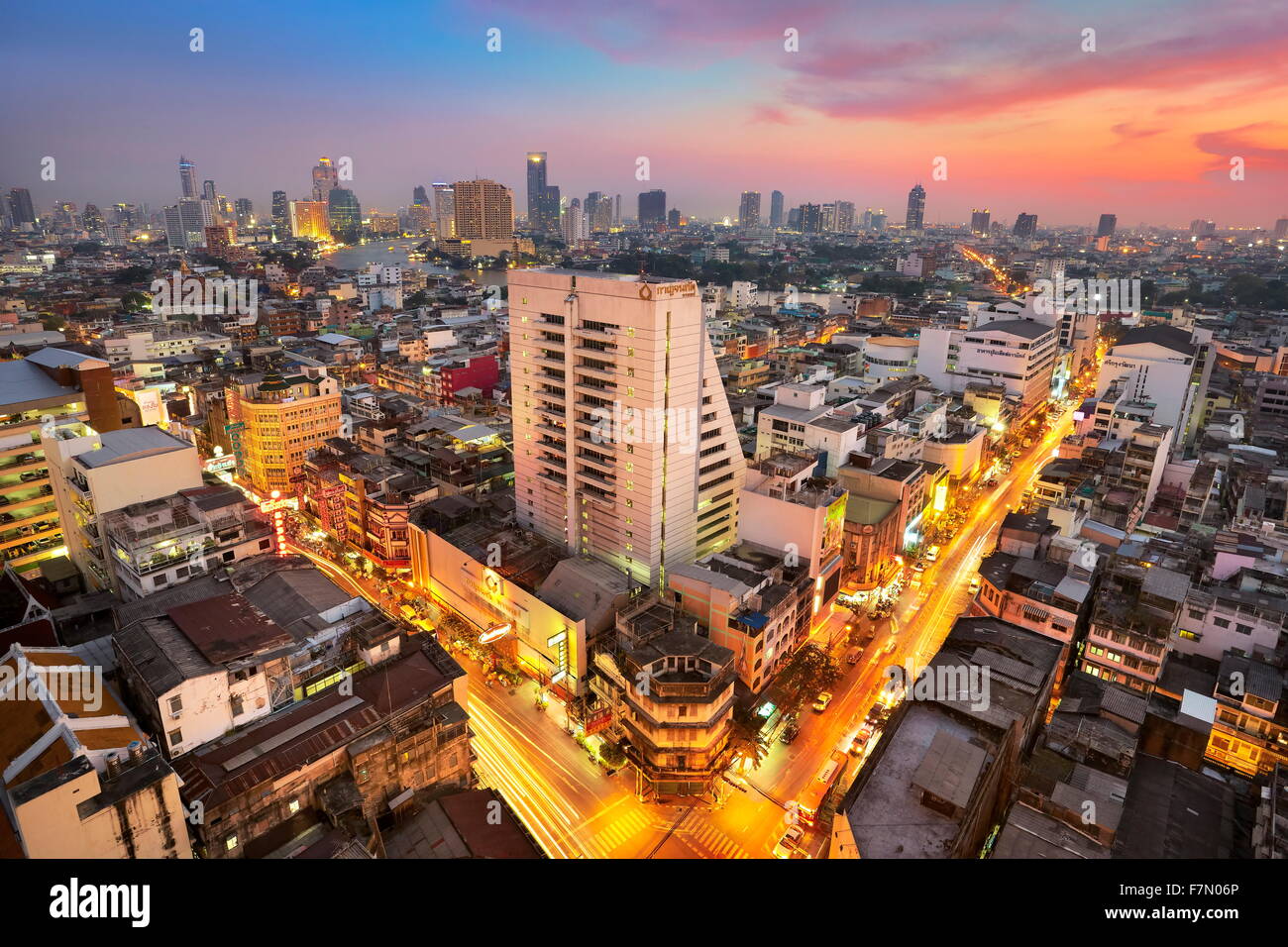 Bangkok City, vista dal Grand China Princess Hotel al tramonto, Bangkok, Thailandia Foto Stock