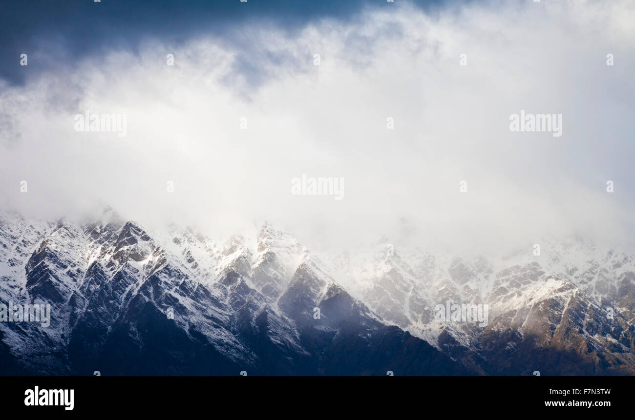 La catena montuosa Remarkables isola nel sud di Central Otago, Nuova Zelanda Foto Stock