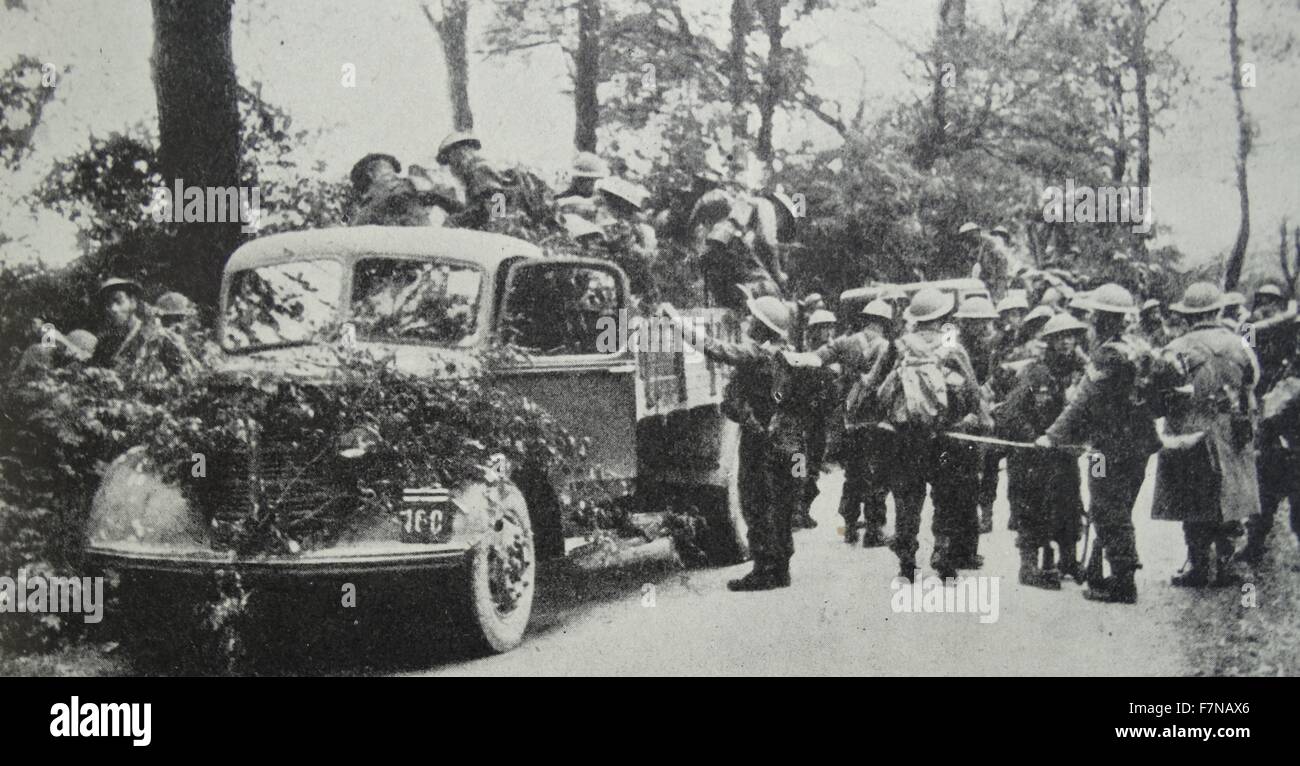 Fotografia dell'arrivo del reggimento di frontiera sul fronte della Somme. Datata 1940 Foto Stock