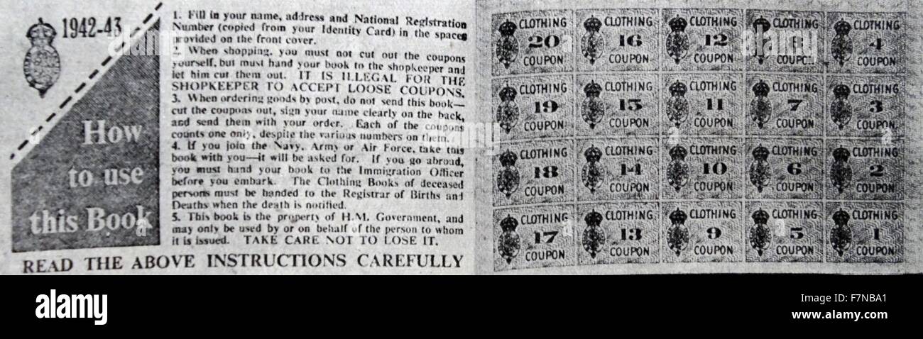 Una razione libro di coupon per un decennio la fornitura di capi di abbigliamento. Razione di libri sono stati utilizzati al fine di risparmiare materiali in uno sforzo per aiutare con la guerra. Datata 1942 Foto Stock