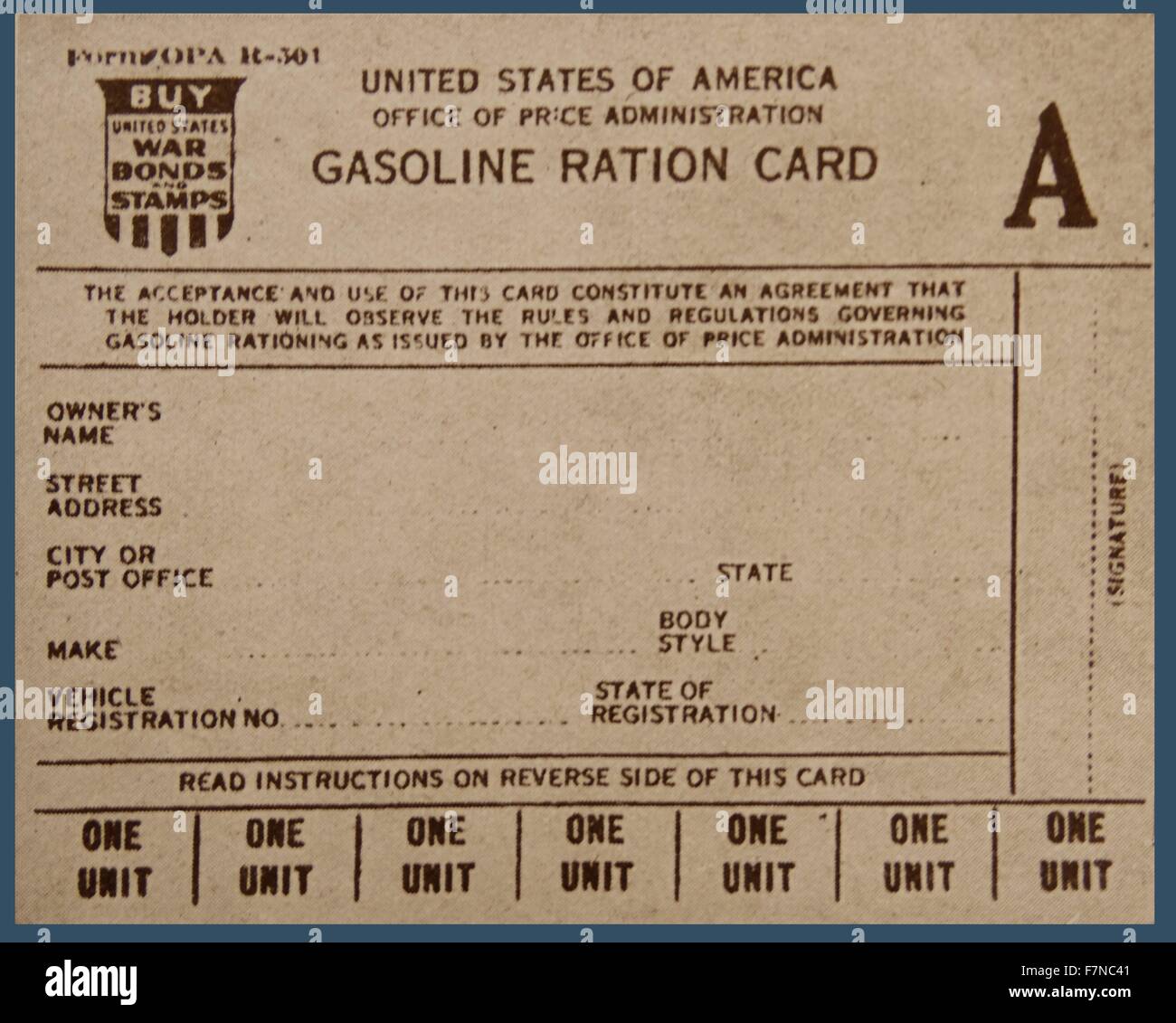 Gli Stati Uniti d'America questioni benzina Tessere di razionamento. Era consentito solo per comprare una piccola quantità, anche se si potrebbero permettersi di più. Il razionamento era il solo modo per assicurarsi che tutto ha ottenuto la loro quota equa. Foto Stock