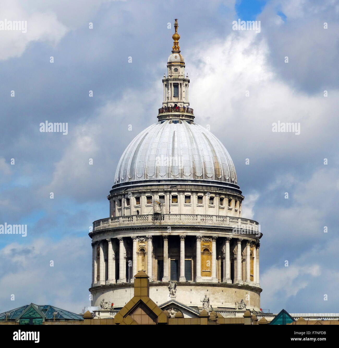 Fotografia della cupola di Saint Paul Cathedral, una cattedrale anglicana, la sede del vescovo di Londra e la chiesa madre della diocesi di Londra. Datata 2015 Foto Stock