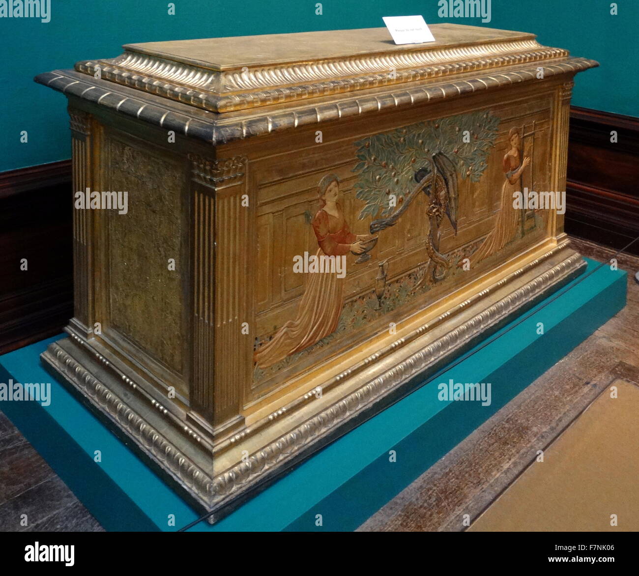 Le Esperidi Cassone da Edward Burne-Jones (1833-1898), artista e designer britannico. Del 1888 Foto Stock