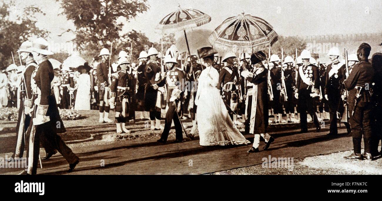 Re Giorgio V e la Regina Maria di Gran Bretagna a Delhi in India per la Delhi Dhurbar 1911 Foto Stock