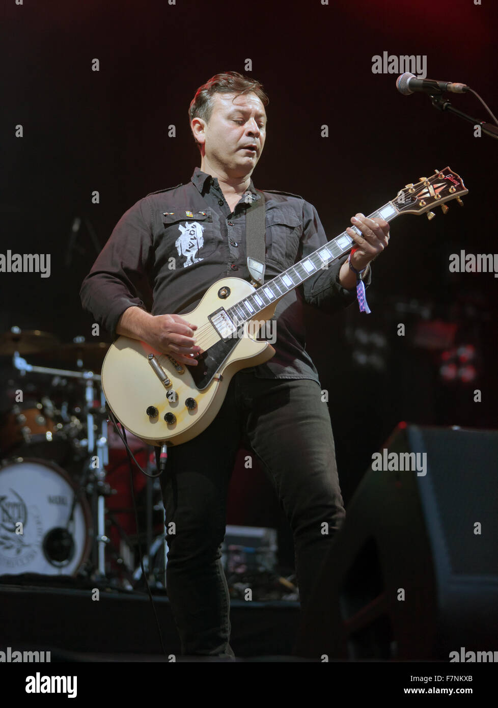 James Dean Bradfield del manic street predicatori esibirsi sul palco principale al di Blackheath Music Festival Foto Stock