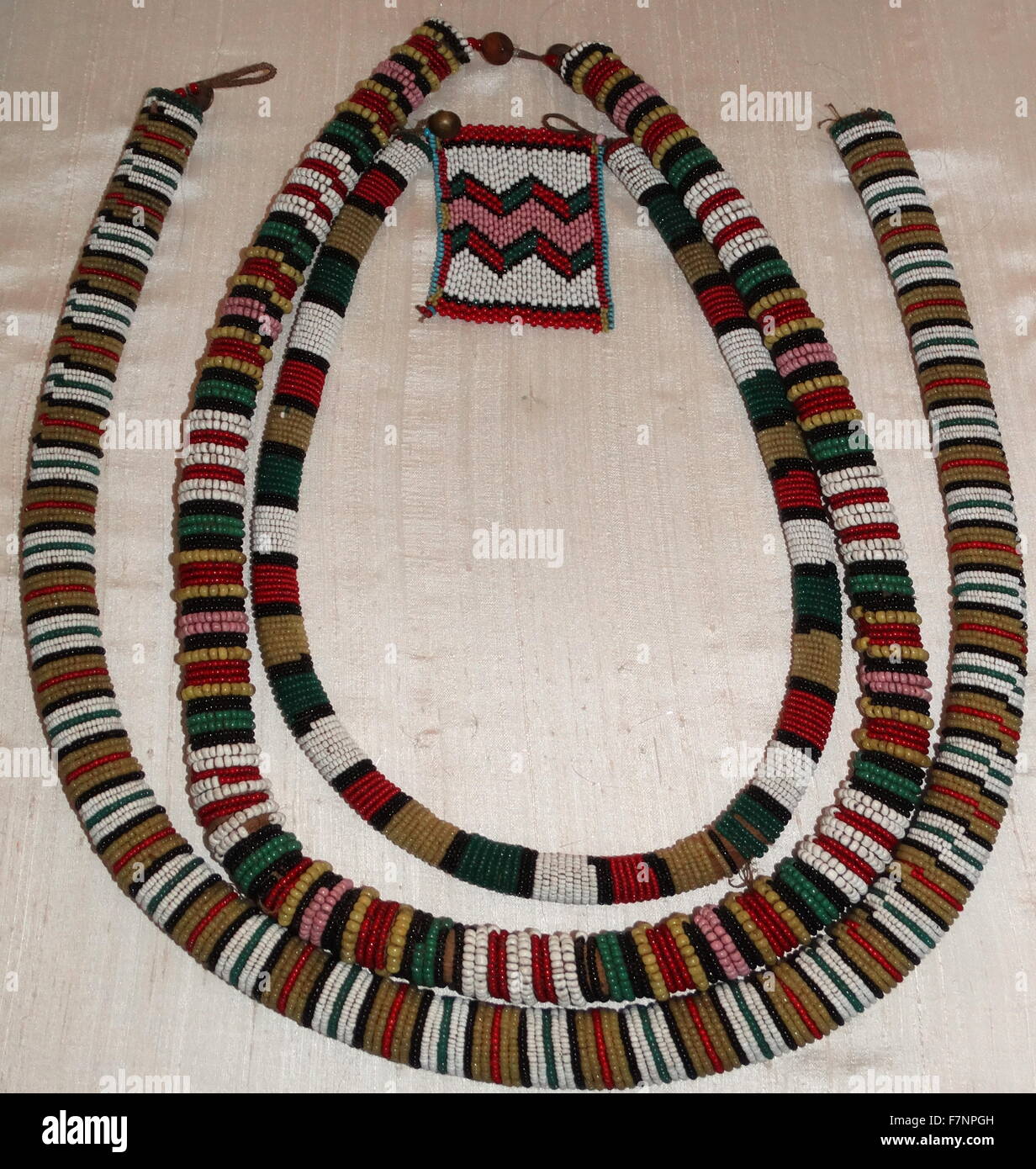 Zulu beadwork unisex gioielli dal Sud Africa. Datata 1920 Foto Stock