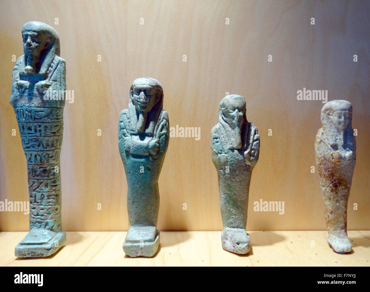 Ushabti egiziano o Ushabti. Il Ushabti anche chiamato Ushabti o shawabti, era un antico egizio statuetta funeraria Foto Stock