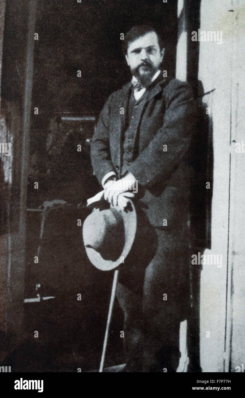 Debussy nella porta della sua lepre, circa 1910. Foto Stock