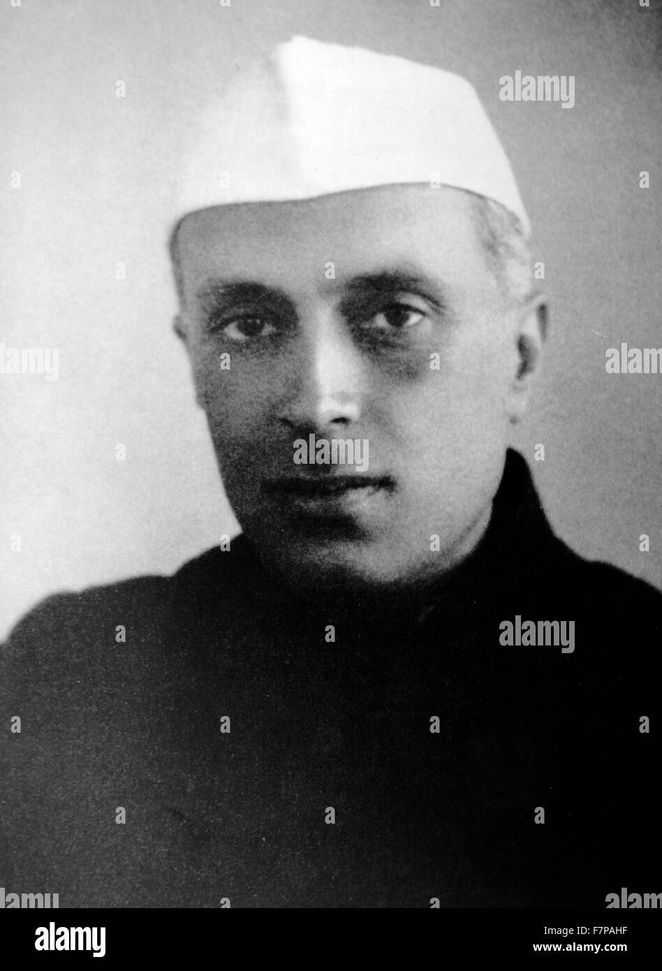 Jawaharlal Nehru 1889 - 1964. Primo Ministro dell'India e una figura centrale nella politica indiana per gran parte del XX secolo. Foto Stock