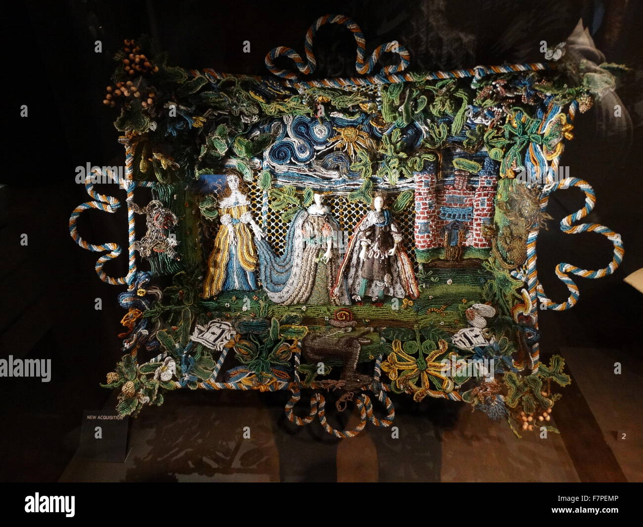 Cestello Beadwork mostra il re Carlo II e Caterina di Braganza. Inglese;con perle da Venezia o Amsterdam;Vetro, perla, corallo, legno, filo metallico e biancheria, circa 1660-70 Foto Stock