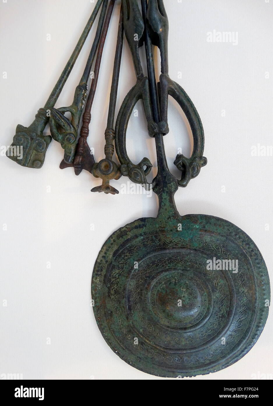 Una selezione di perni con testa decorativa. Realizzato da Luristan bronze. Datata 700 BC Foto Stock