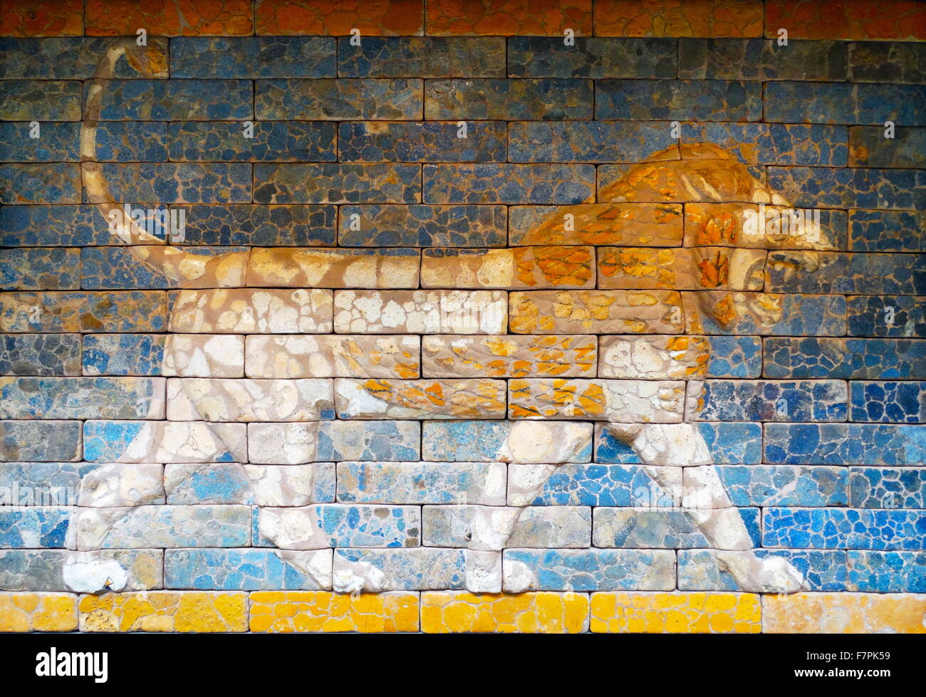 Vetri del pannello di mattoni che mostra un leone ruggente dalla Sala del Trono di Nabucodonosor II. Regno di Nebukadnetsar II, Babilonia. Datata 562 BC Foto Stock