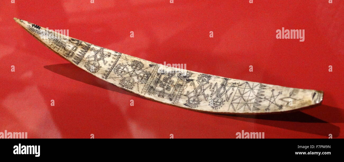 Amulet scolpiti da buffalo bone. Realizzato dal popolo Batak di Sumatra, Indonesia nel XIX secolo. Foto Stock Amulet scolpiti da buffalo bone. Realizzato dal popolo Batak di Sumatra, Indonesia nel XIX secolo. Foto Stock