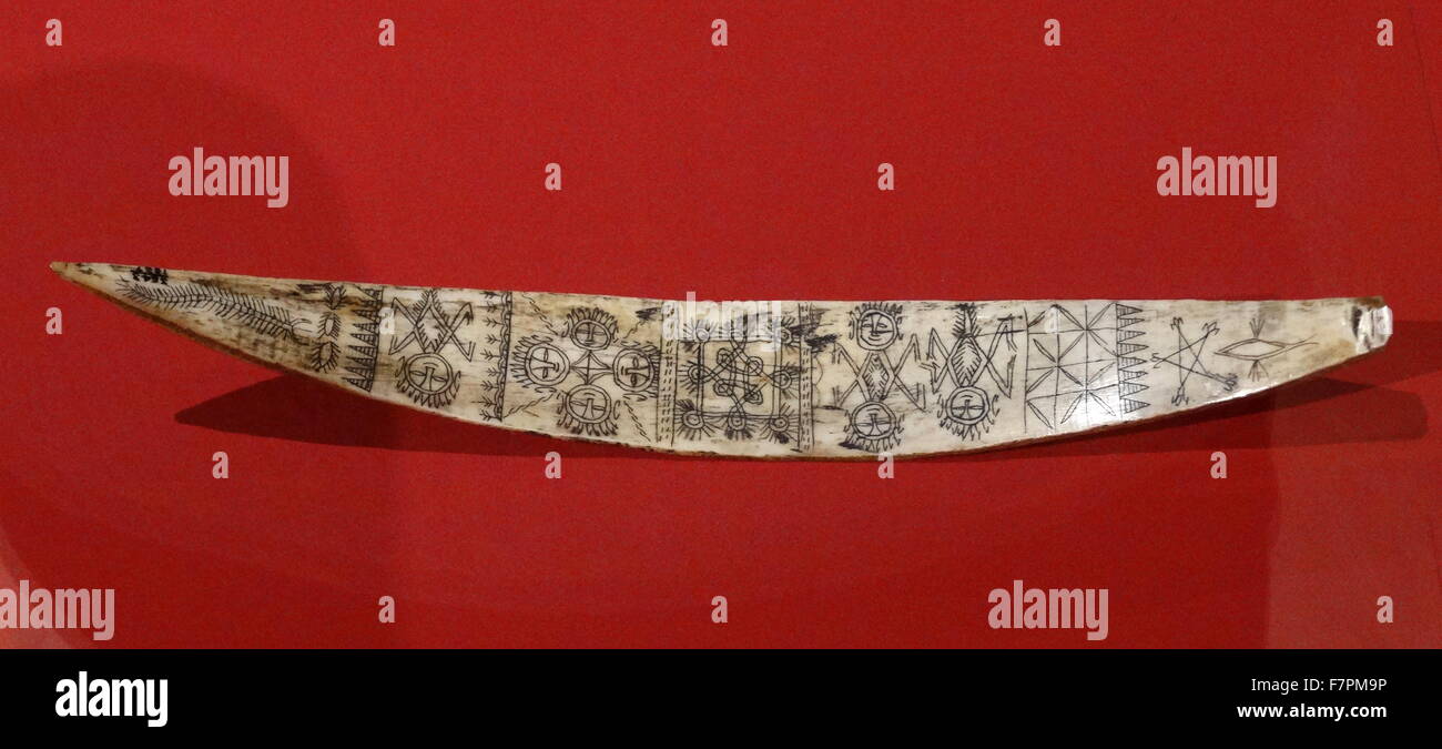 Amulet scolpiti da buffalo bone. Realizzato dal popolo Batak di Sumatra, Indonesia nel XIX secolo. Foto Stock Amulet scolpiti da buffalo bone. Realizzato dal popolo Batak di Sumatra, Indonesia nel XIX secolo. Foto Stock