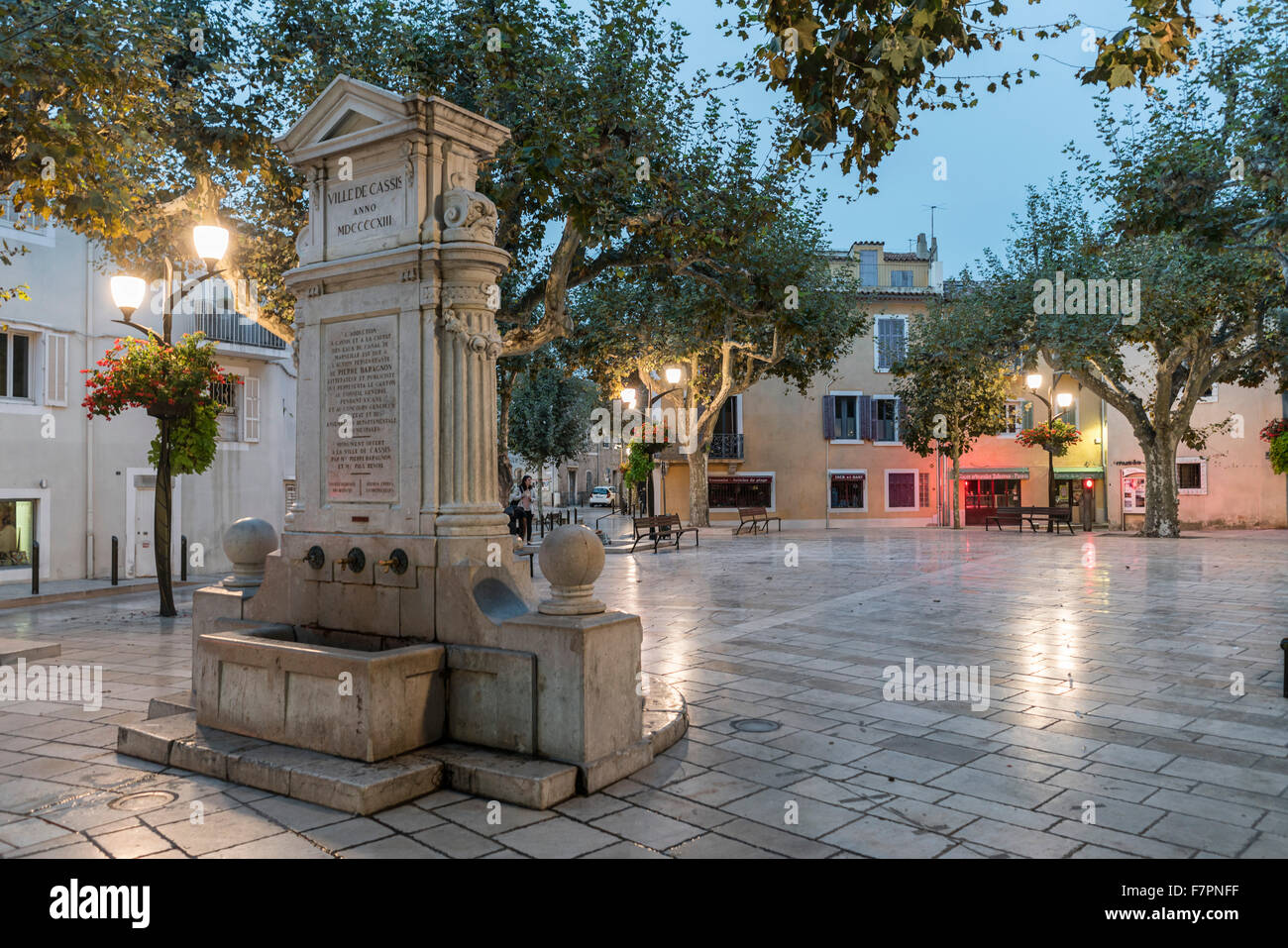 Piazza con la fontana, Cassis , Côte d Azur Francia, Foto Stock