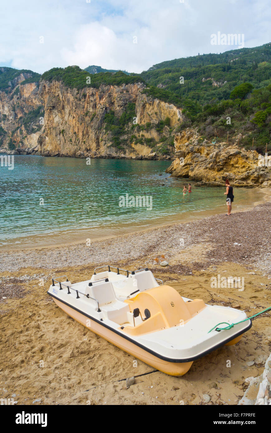 Agios Petros spiaggia, Palaiokastritsa, Paleokastritsa, western Corfù, CORFU, ISOLE IONIE, Grecia Foto Stock